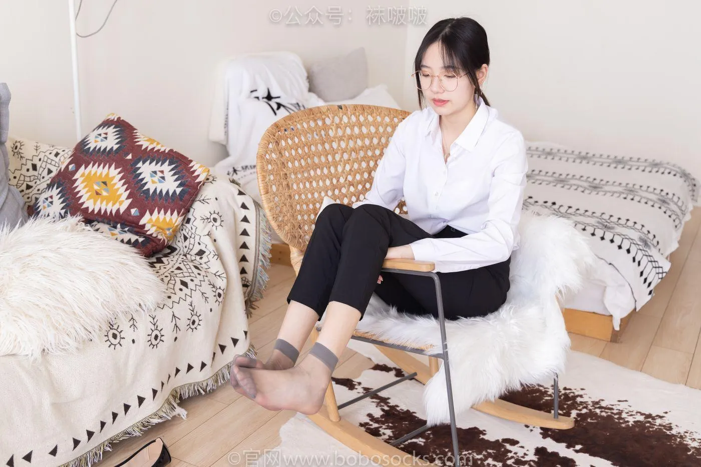 [BoBoSocks袜啵啵]NO.085 小甜豆-平底鞋、短灰丝、短肉丝 [140P]插图1